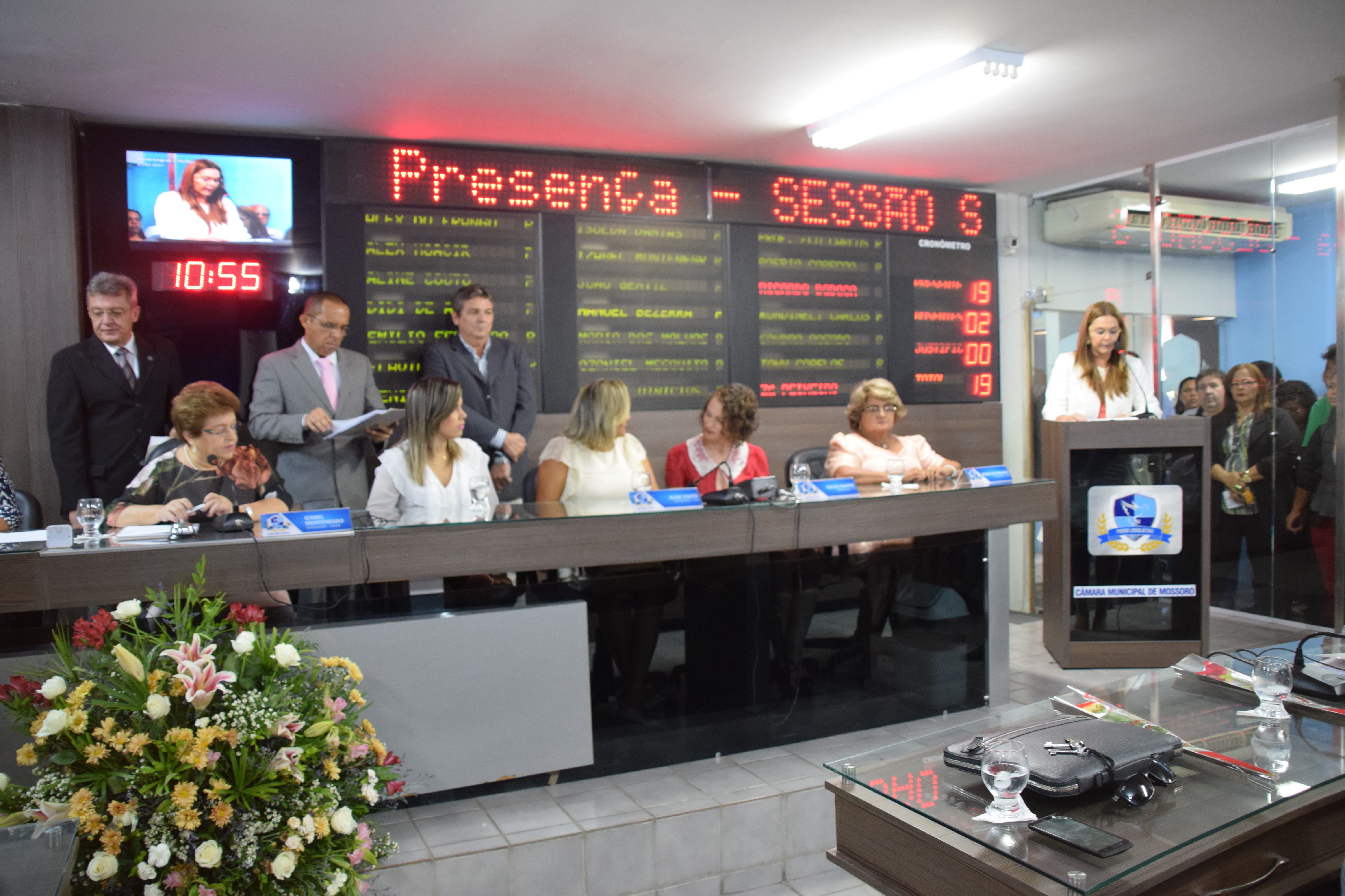 Câmara realiza sessão solene em comemoração ao Dia Internacional da Mulher