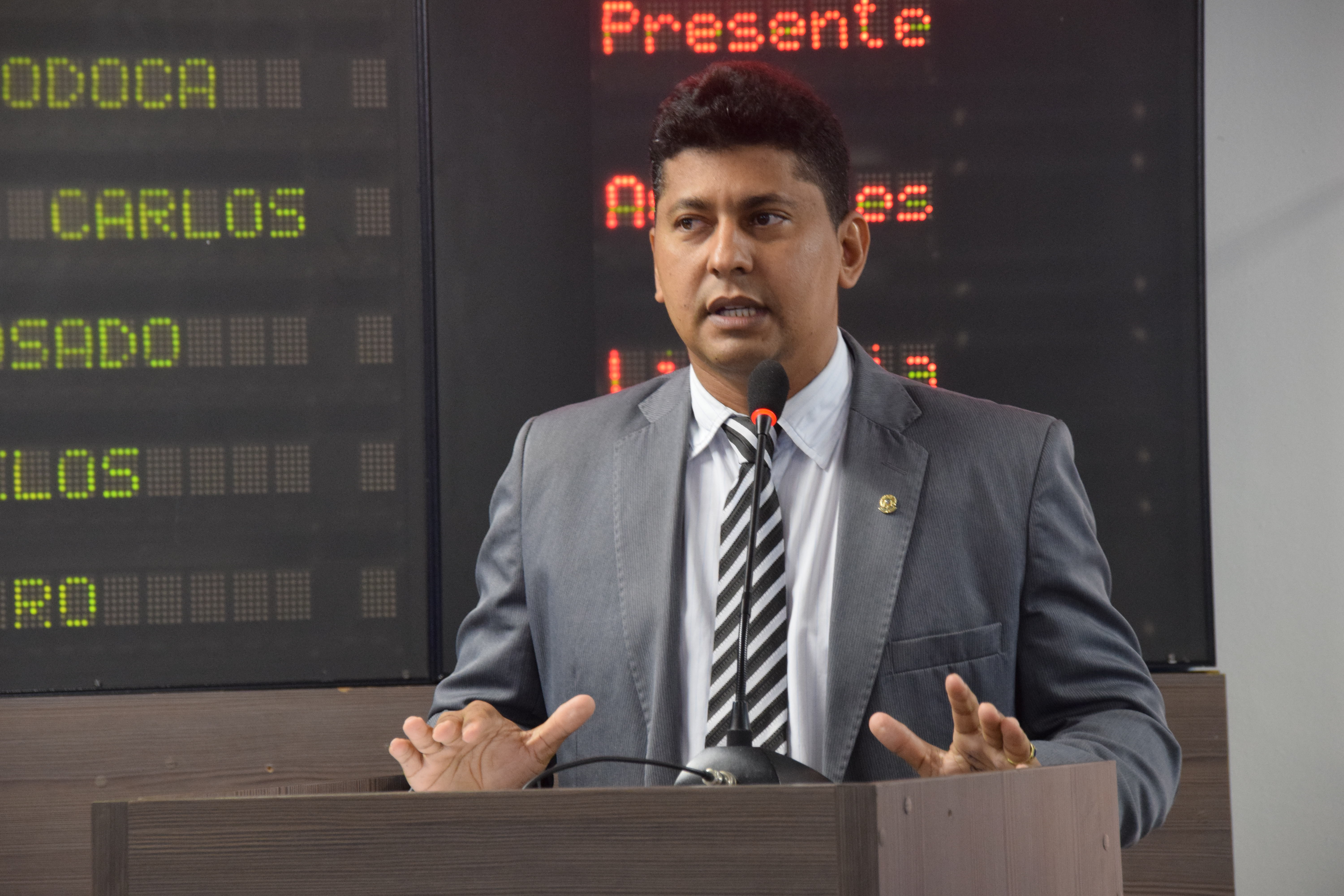 Genilson Alves critica nomeações de comissionados pela Prefeitura   