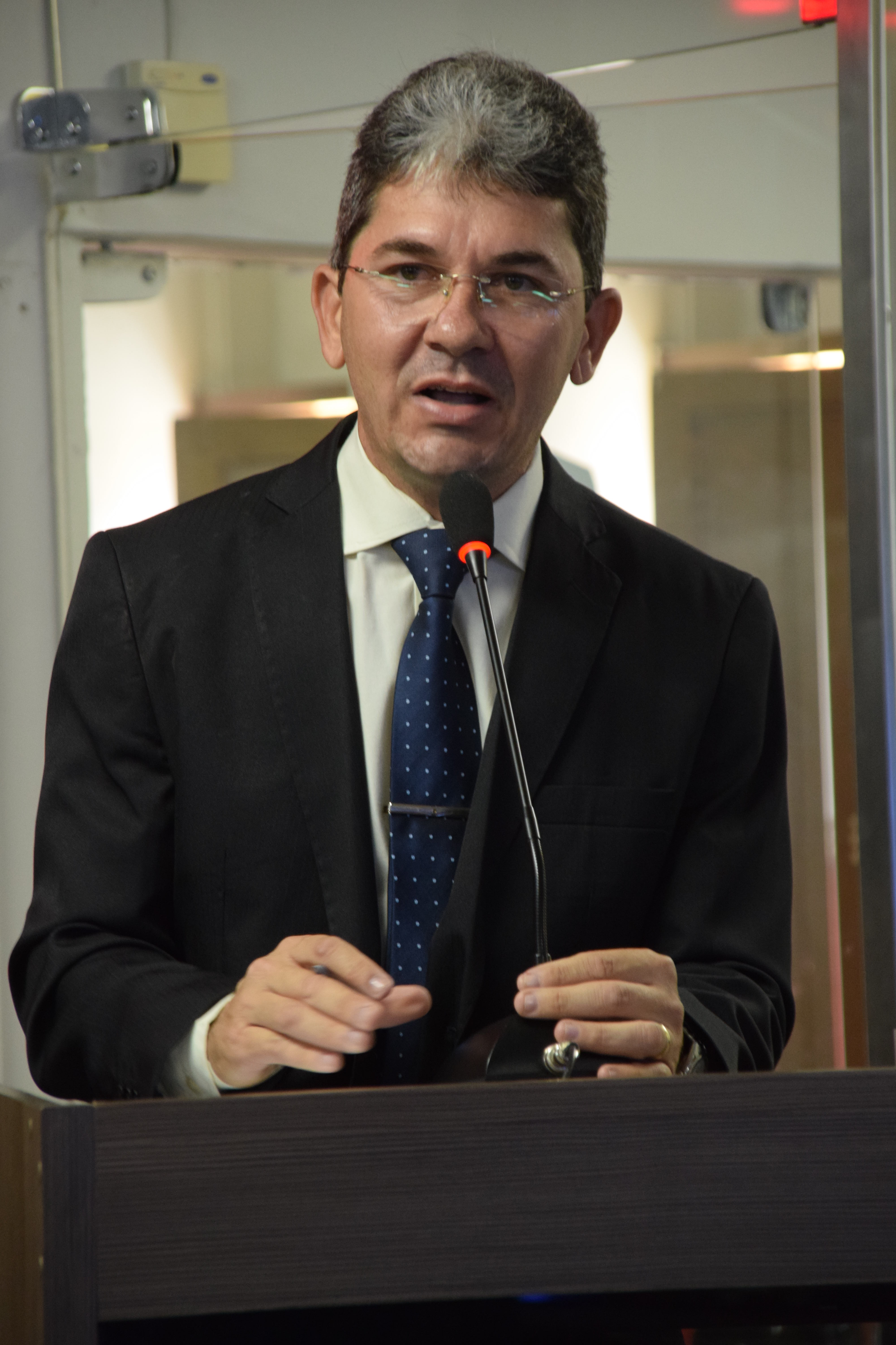 Ozaniel Mesquita pede que a população doe sangue em Mossoró