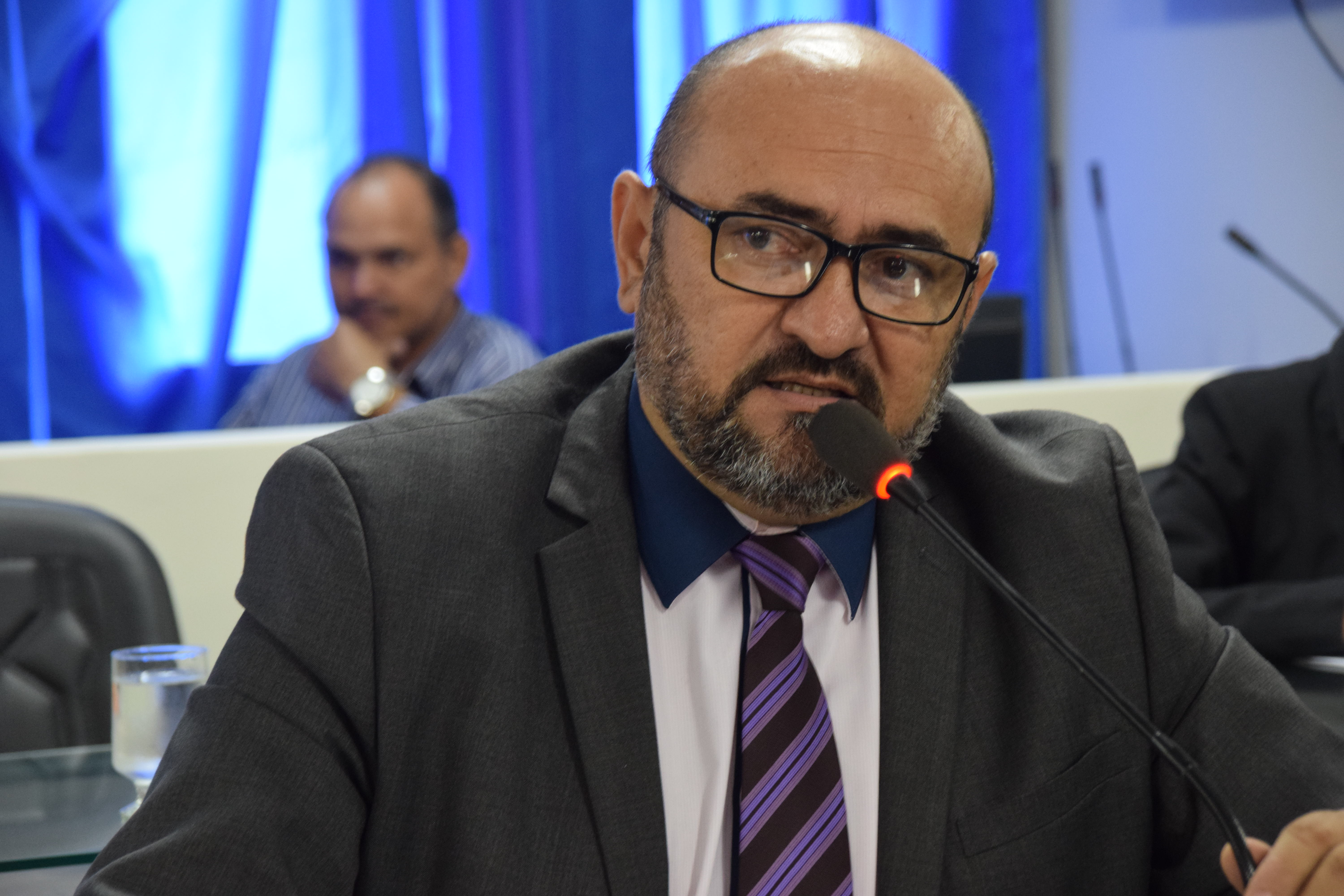 Raério Emídio cobra agilidade na marcação de exames em Mossoró