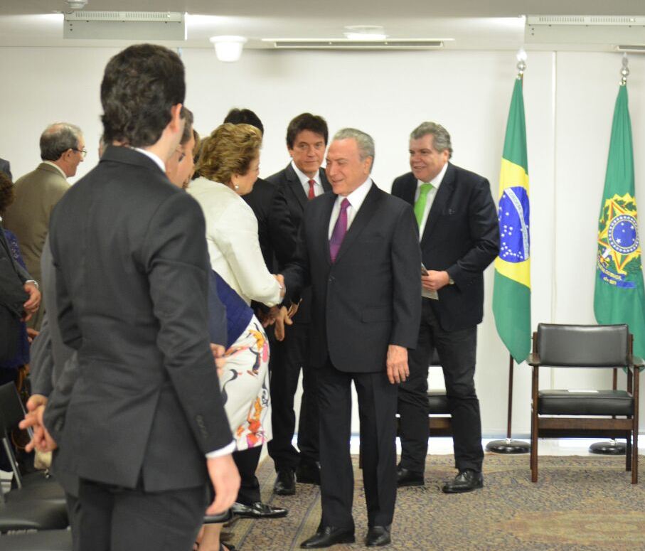 Sandra pleiteia Estrada do Cajueiro ao presidente Temer