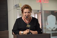 Sandra Rosado presta homenagem a Wilma de Faria