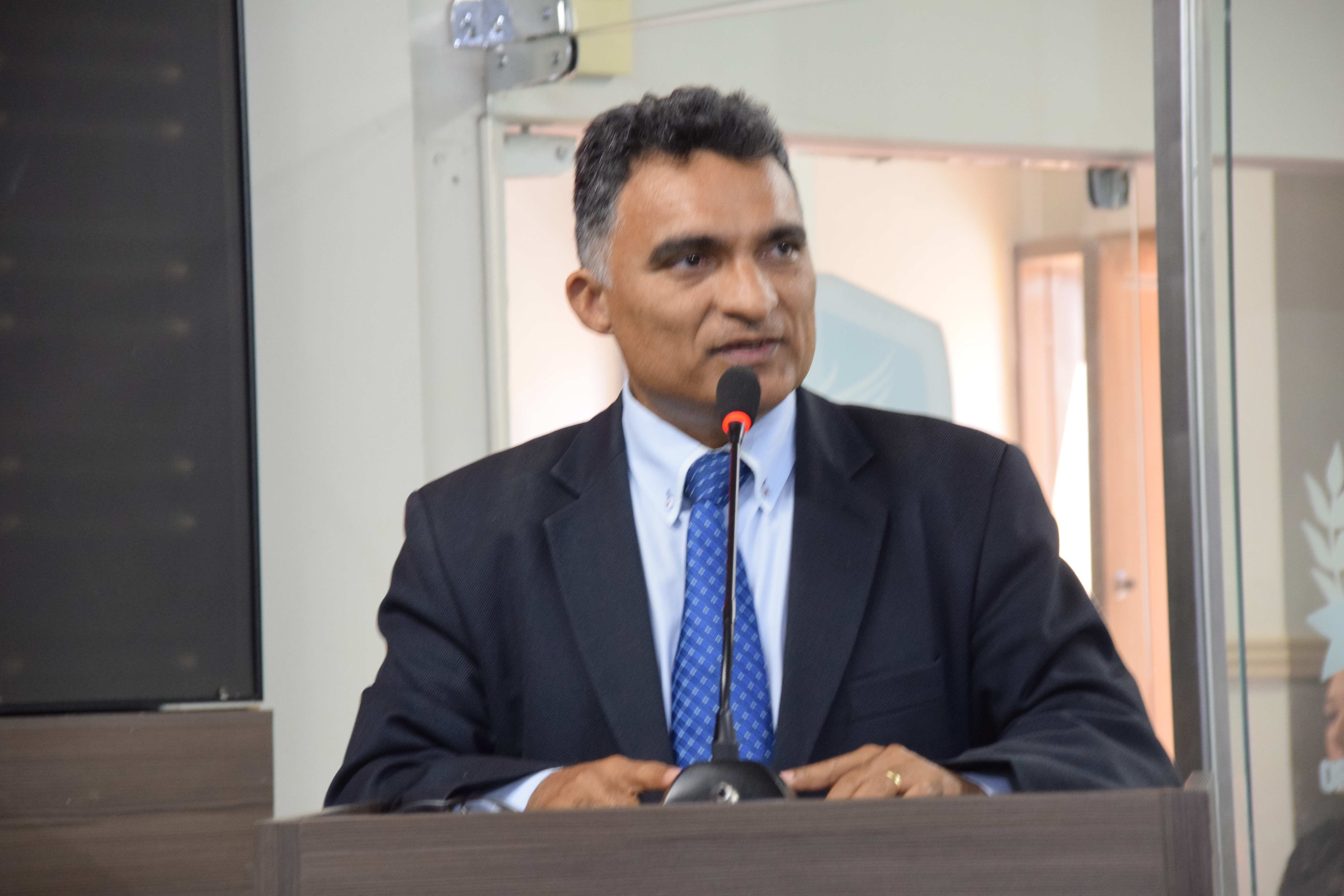 Vereador agradece obras na área de educação em Mossoró