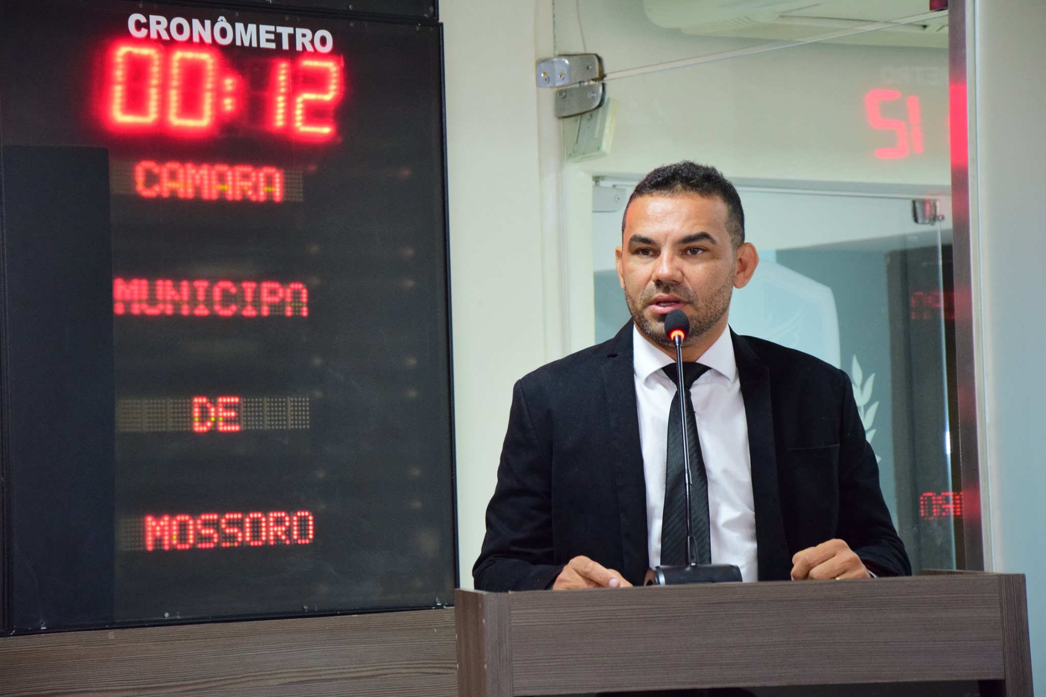 Alex do Frango denuncia precariedade na UPA do Santo Antônio