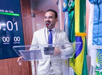 Alex do Frango destaca reforma de escola e entrega da Praça do Redenção
