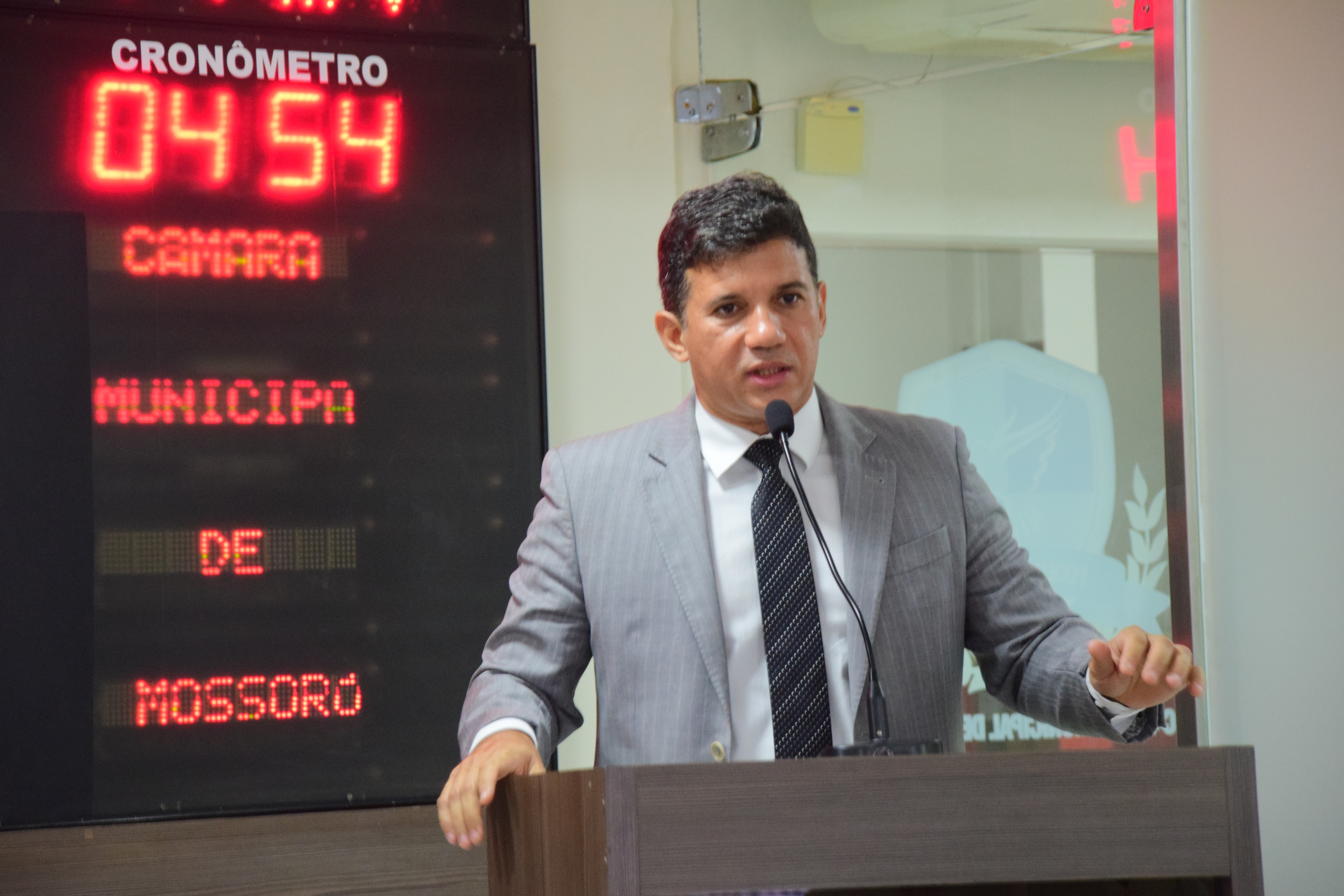 Alex Moacir lista solicitações feitas ao Poder Executivo