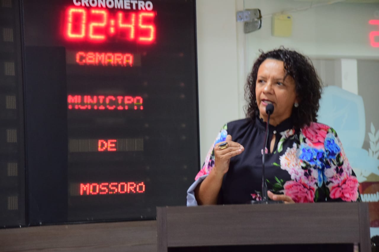 Aline Couto anuncia reunião em defesa de escolas de Mossoró