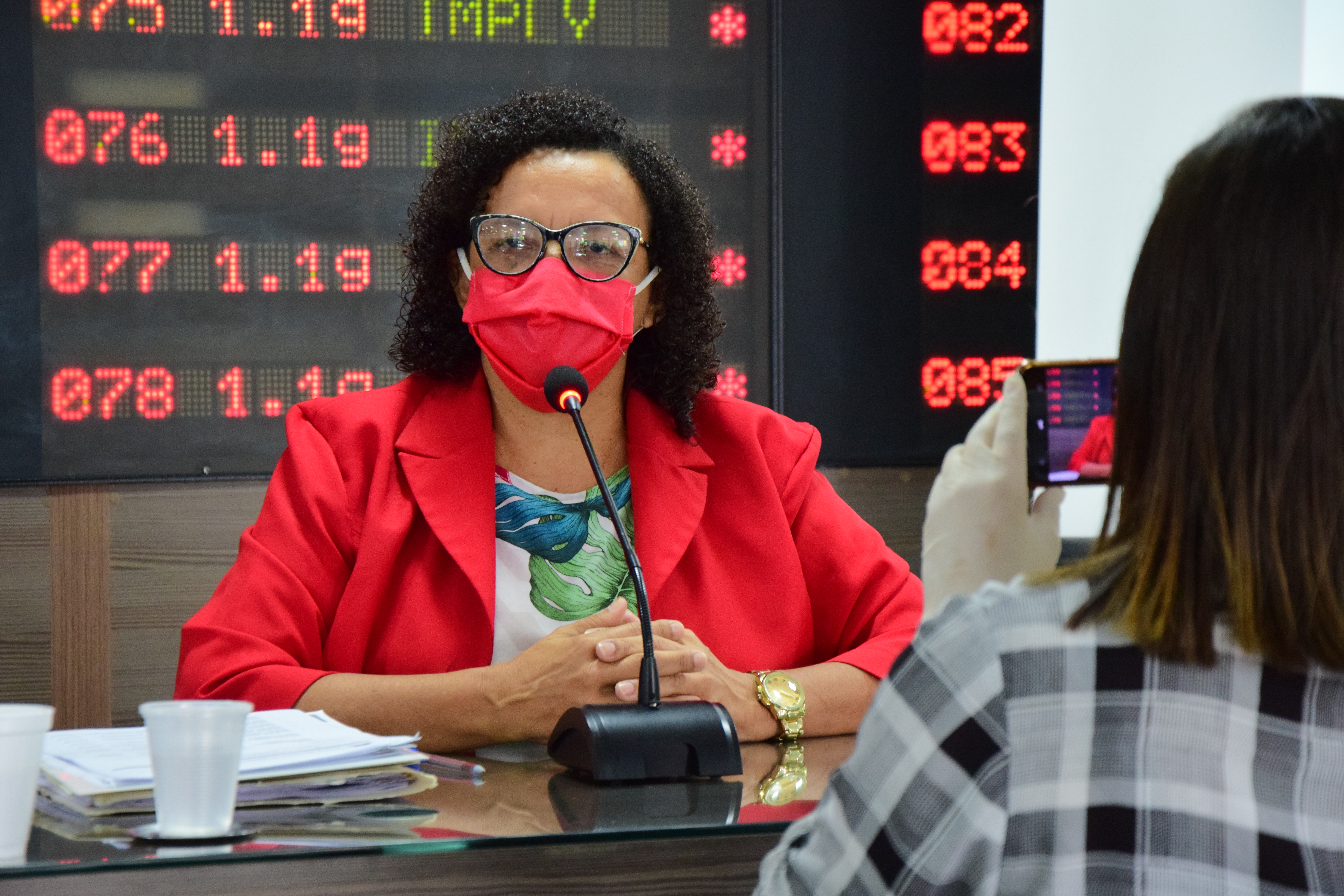 Aline Couto cobra melhoria no Programa do Leite