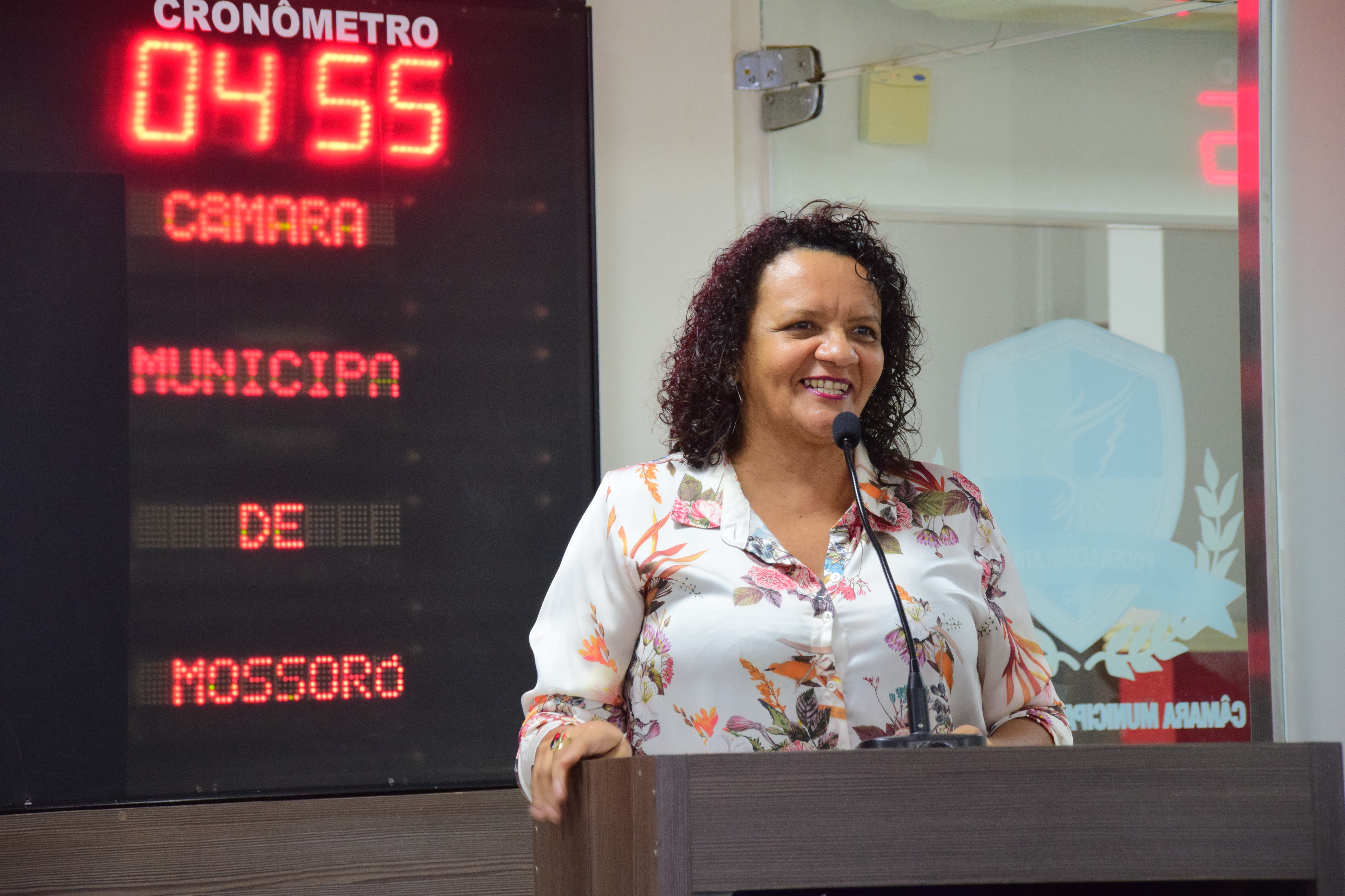 Aline Couto alerta para problemas no Hospital Tarcísio Maia
