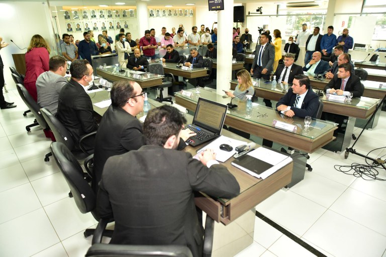 máscaras teatro — Portal da Câmara dos Deputados