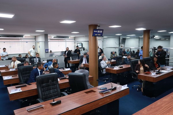 Câmara de Mossoró vota contas da gestão Francisco José Júnior