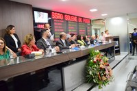 Câmara empossa membros da Mesa Diretora para novo biênio