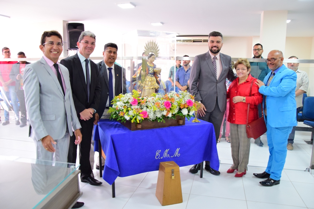 Câmara Municipal de Mossoró recebe visita de Santa Luzia 