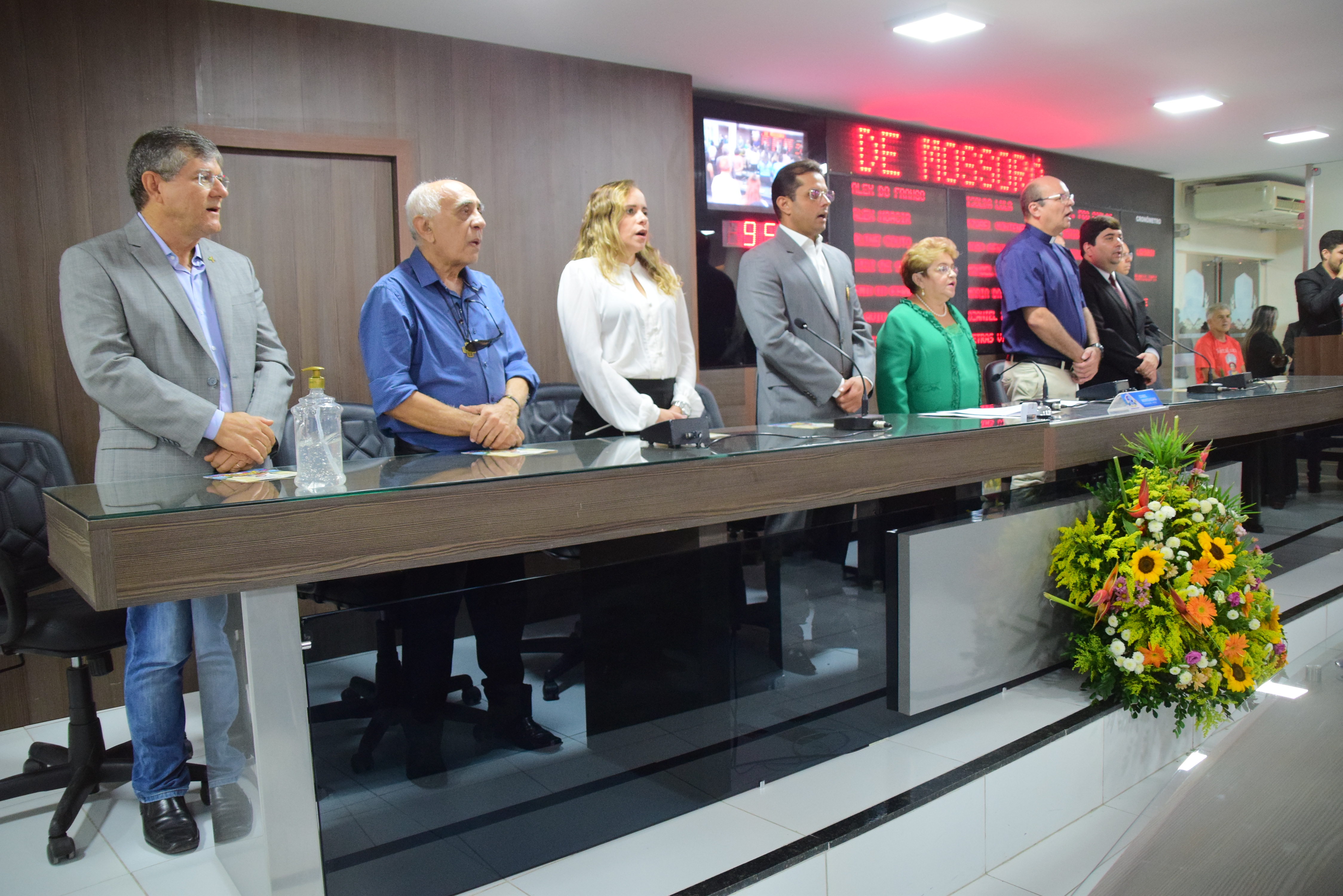 Câmara Municipal homenageia Santa Luzia em sessão solene