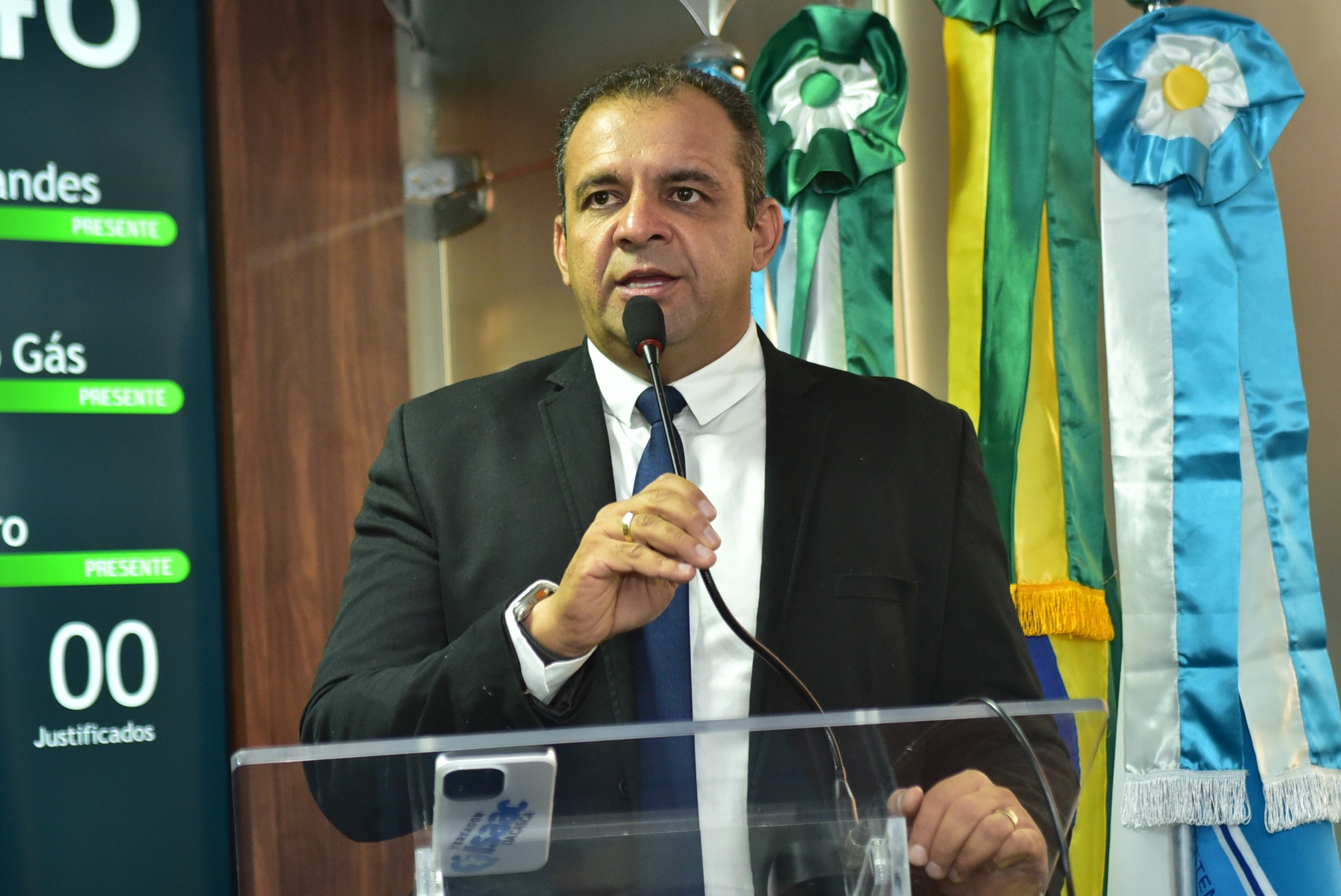 CMM veda homenagem a condenados por violência contra mulher