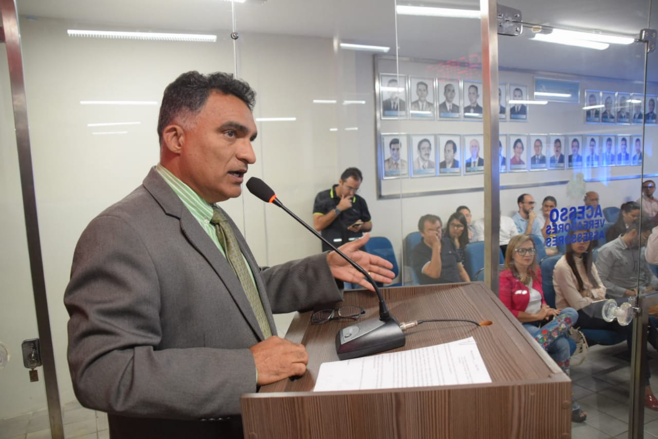 Francisco Carlos defende professor para zona rural  e revisão do Plano Diretor