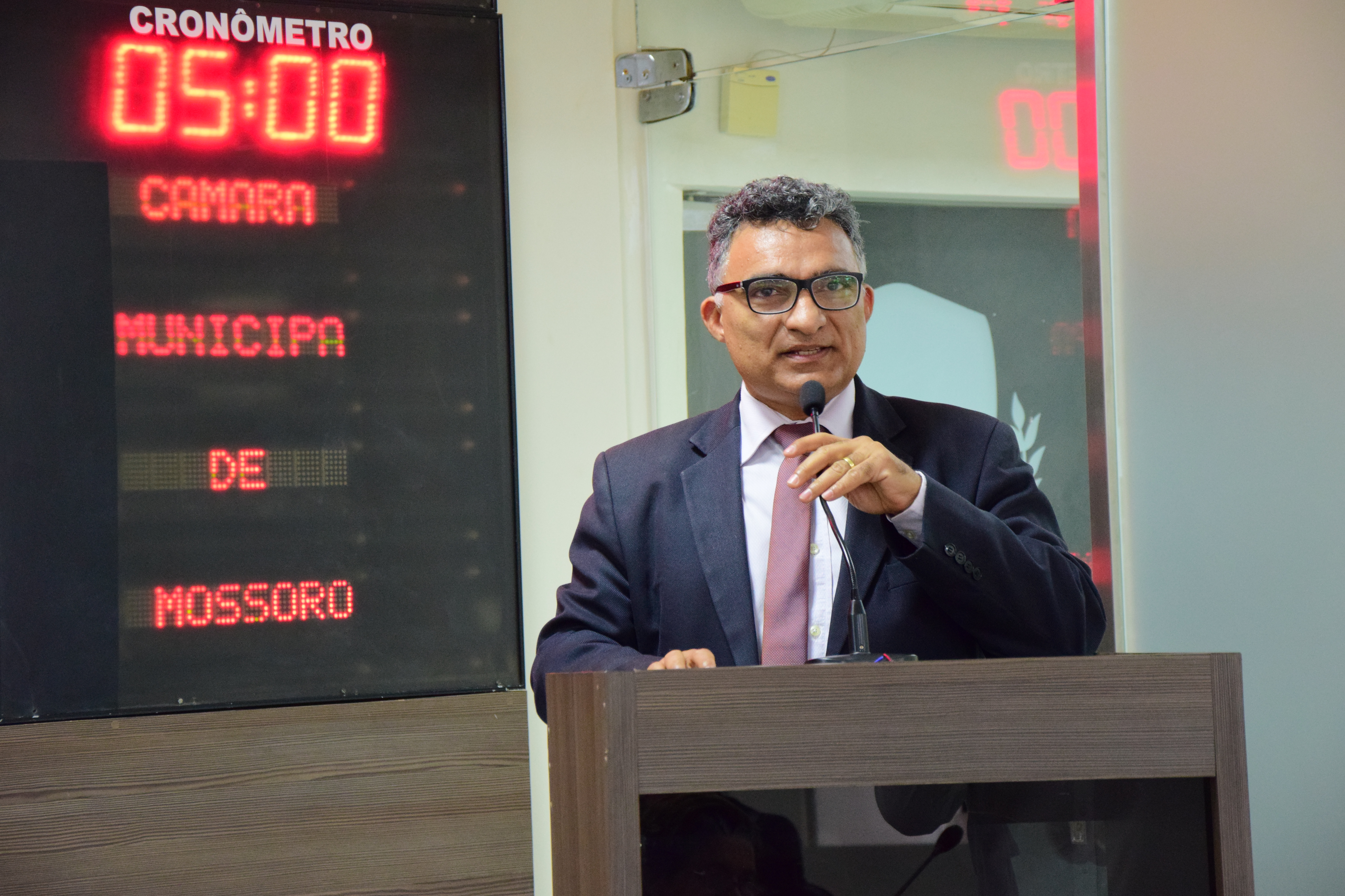 Francisco Carlos faz cobrança ao Governo do Estado