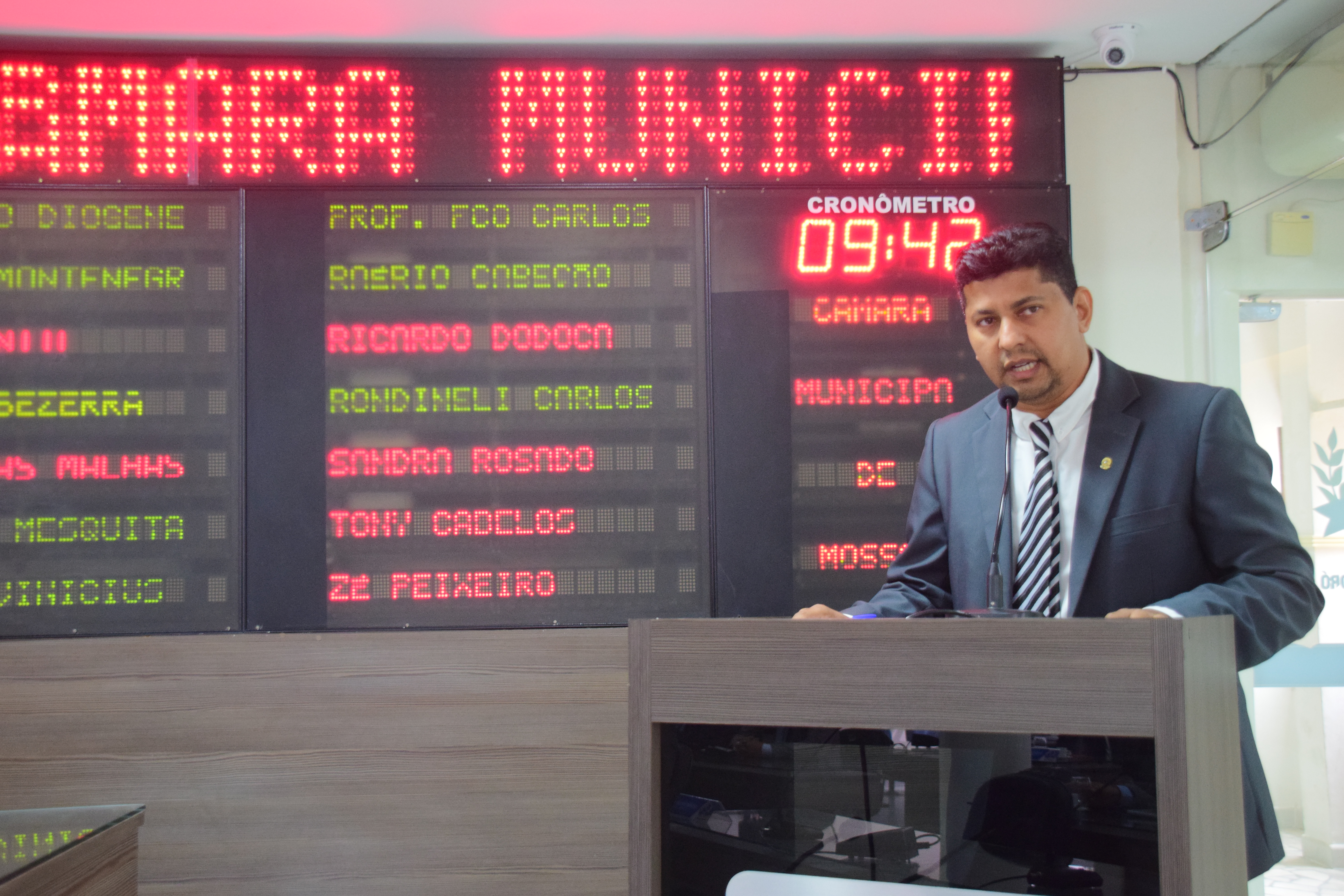 Genilson Alves cobra mais transparência da Prefeitura