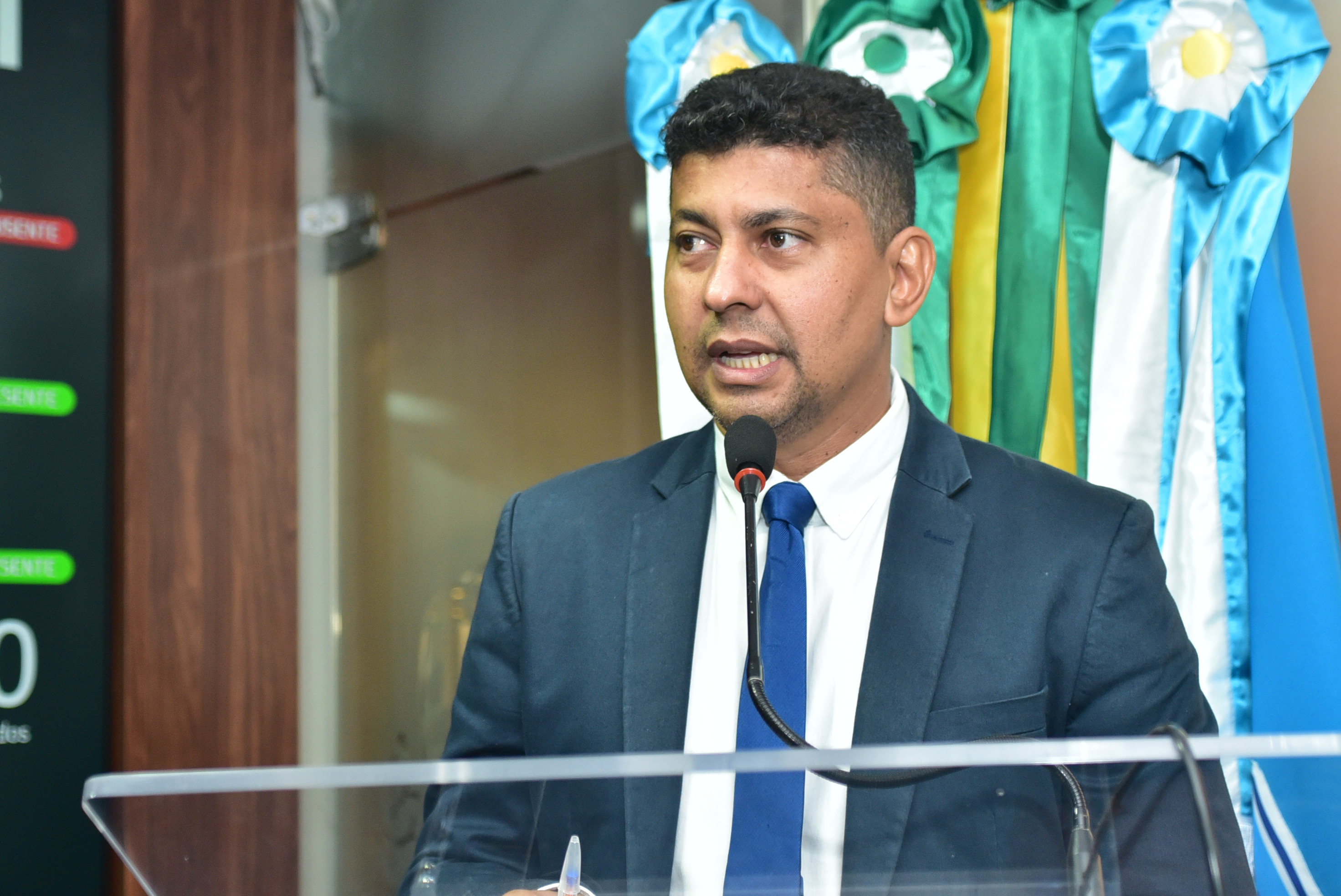 Genilson Alves cobra que Caern regularize fornecimento de água