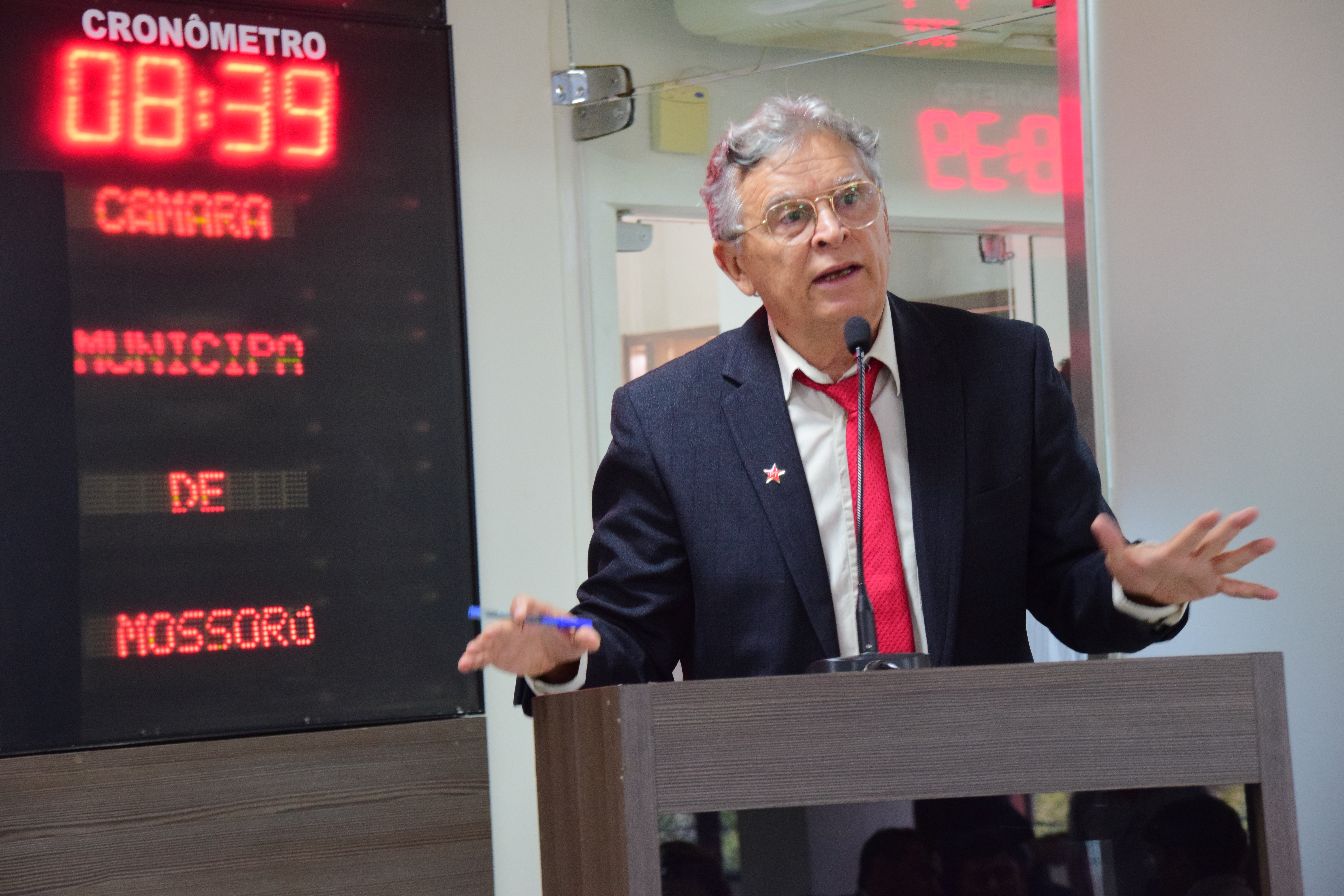 Gilberto Diógenes faz primeiro discurso em tom de agradecimento