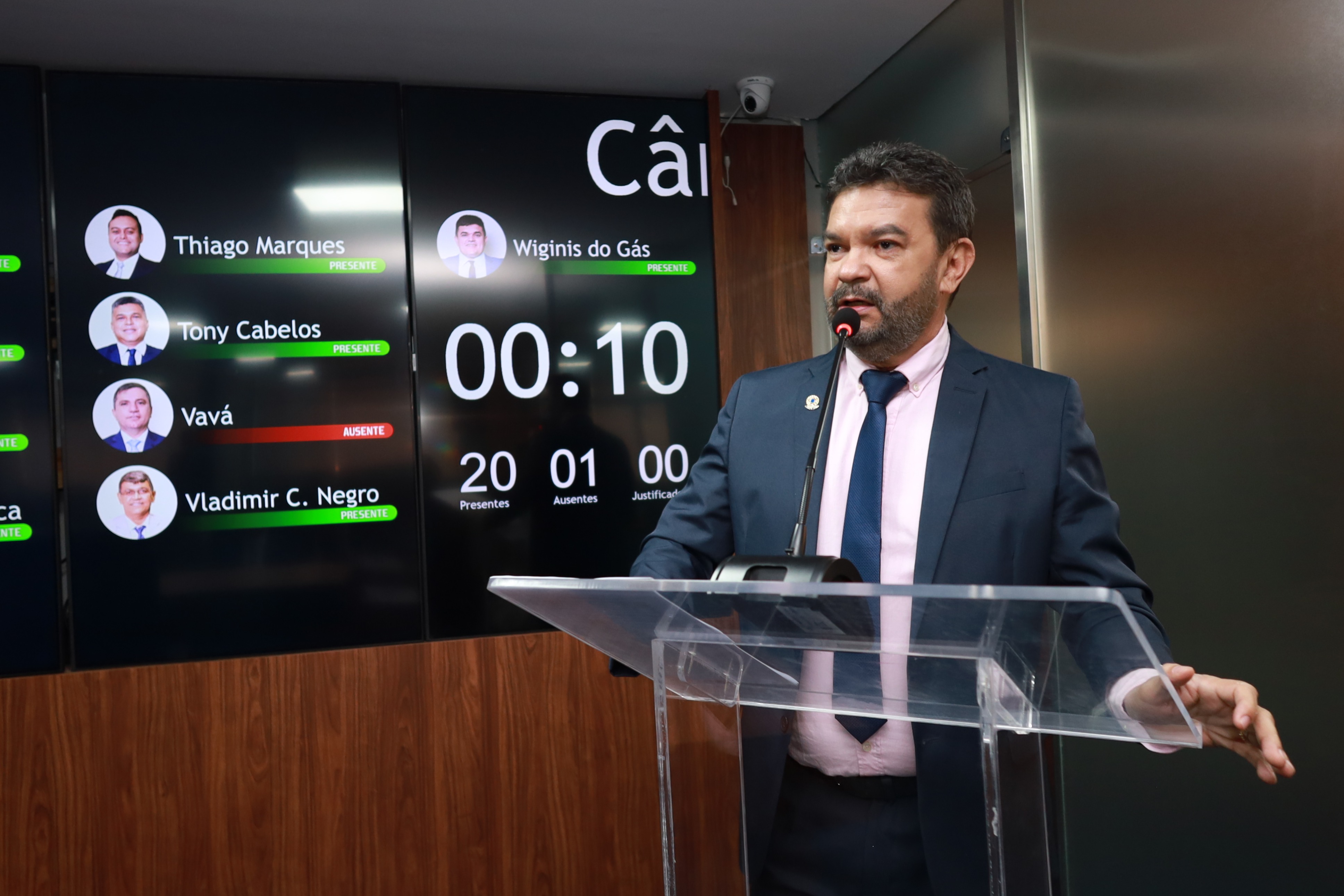 Jailson Nogueira questiona valores investidos na festa de Santa Luzia