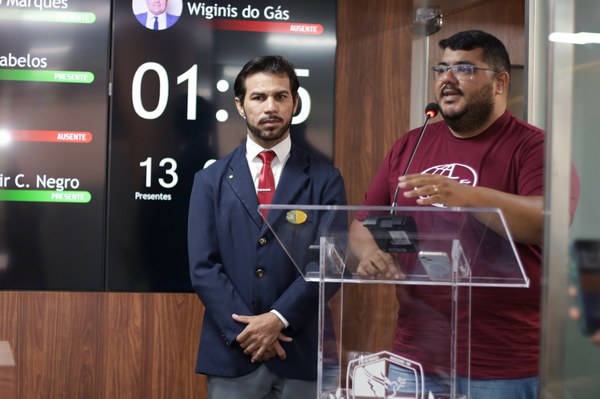 Jovens adventistas apresentam ações comunitárias na Câmara e convidam para congresso