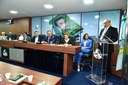 Lançamento de livro reúne autoridades na Câmara de Mossoró