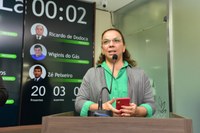 Larissa cobra solução para dívida com Liga contra Câncer