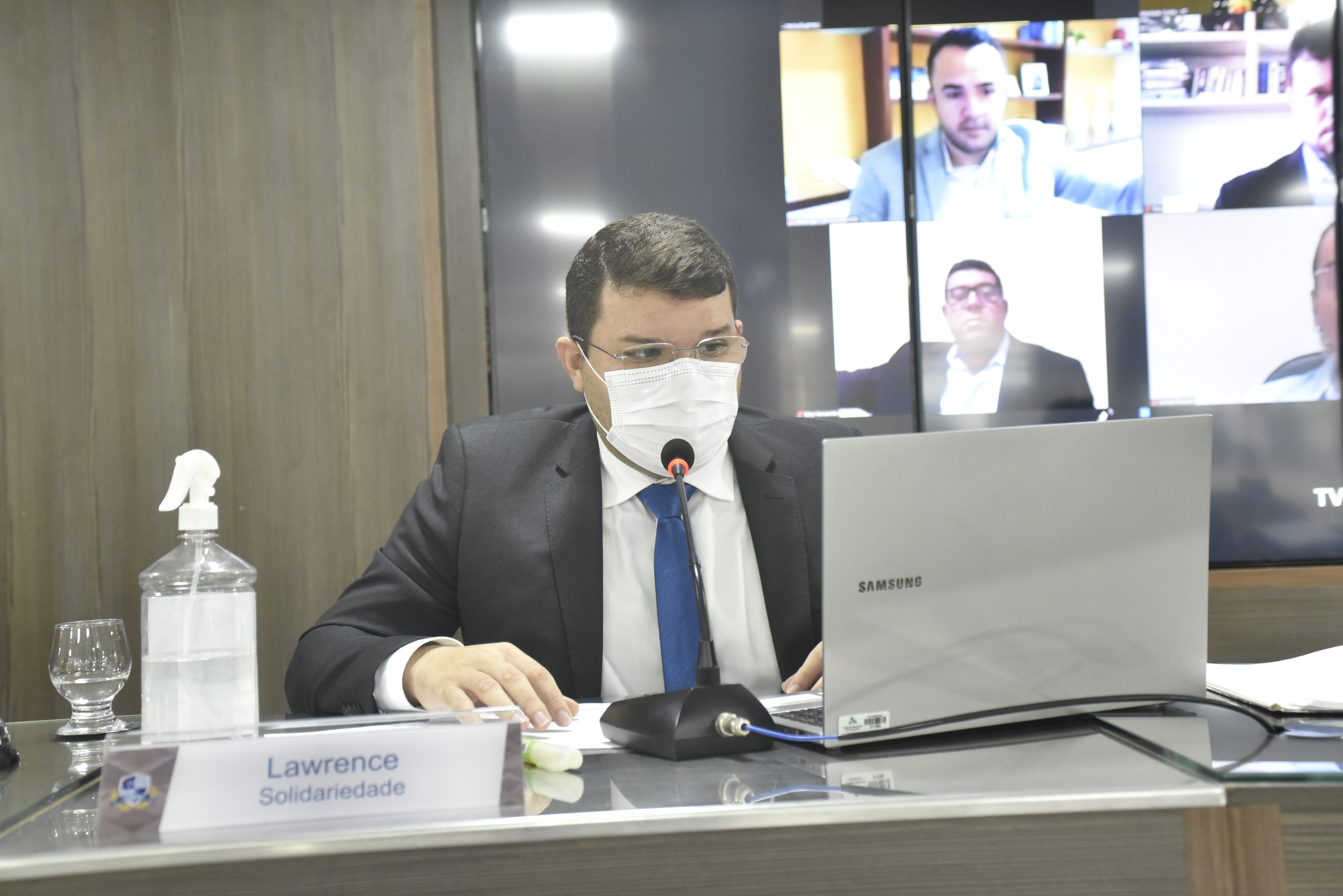 Lawrence Amorim parabeniza profissionais no Dia Mundial da Saúde