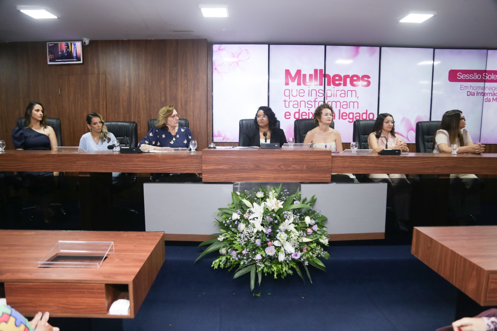 Legislativo promove Sessão Solene para homenagear e reconhecer o legado das mulheres