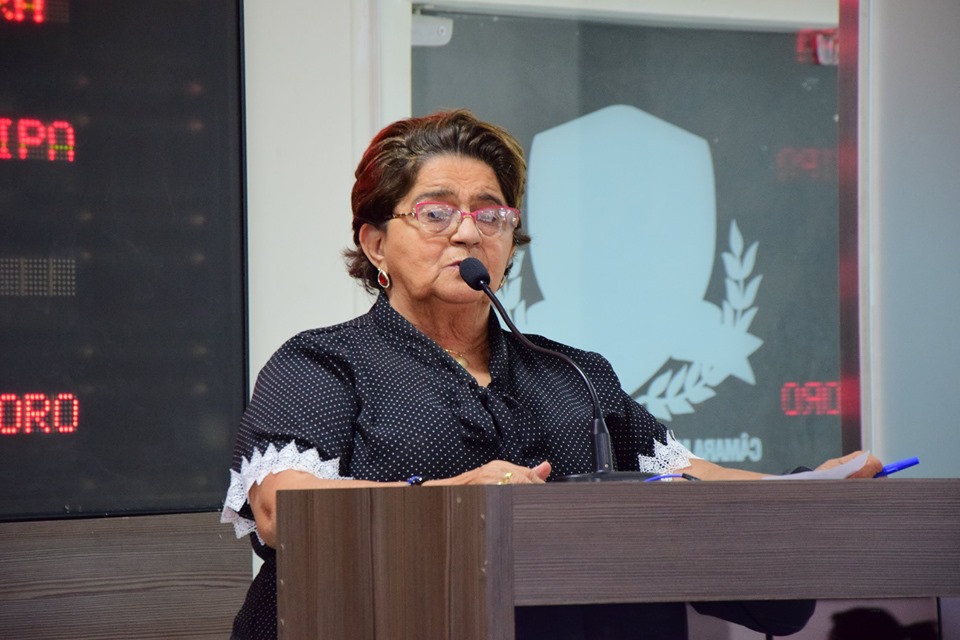 Maria das Malhas ressalta reforma de creche no Papoco