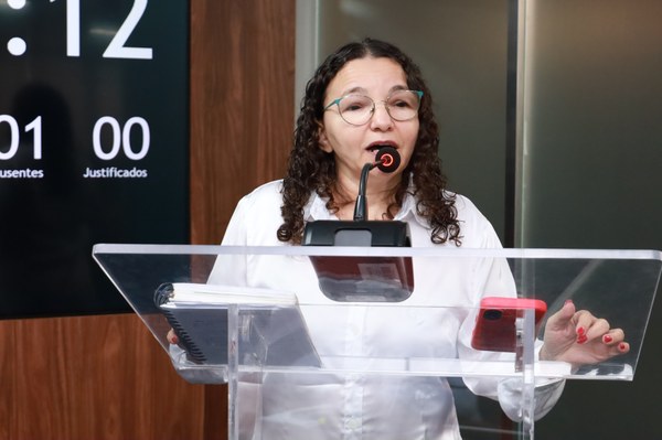 Marleide Cunha afirma que “violência não é o caminho” e faz homenagem às vítimas da operação no Rio