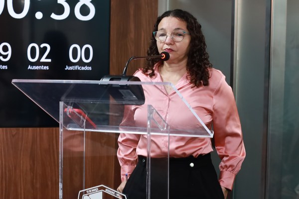 Marleide Cunha alerta para mortandade de peixes em lagoa do Santa Júlia