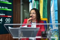 Marleide Cunha destaca marco histórico de greve