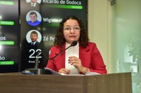 Marleide Cunha propõe renda mínima cidadã em Mossoró