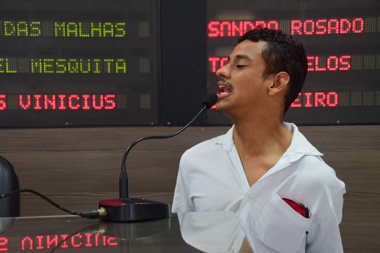 Morador do Paredões faz reivindicações para o bairro na Tribuna Popular