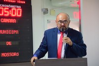 Motoristas de terceirizada param por falta de pagamento, denuncia Raério