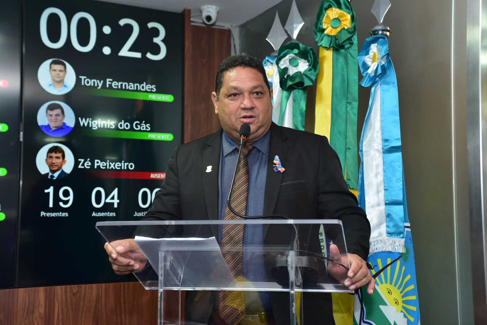 Omar Nogueira critica prefeito pela greve dos professores  