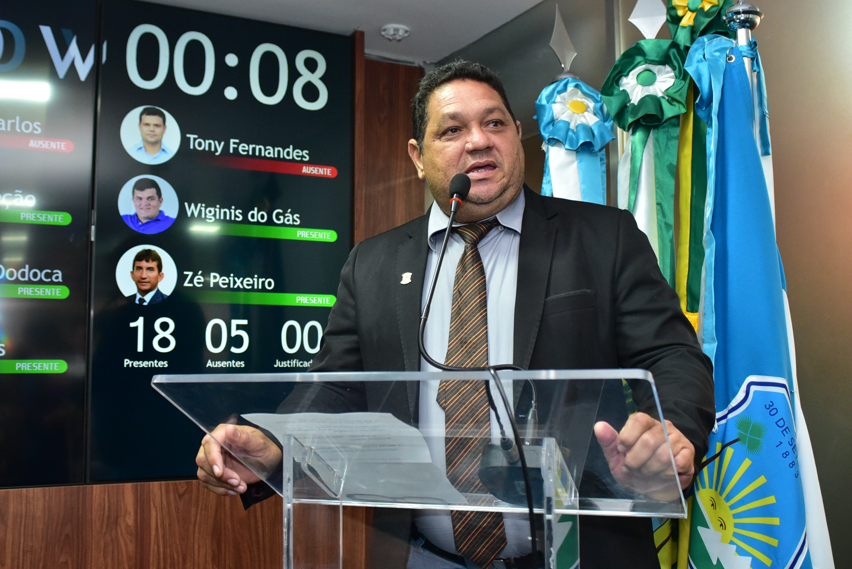 Omar Nogueira denuncia perseguição a servidora pública