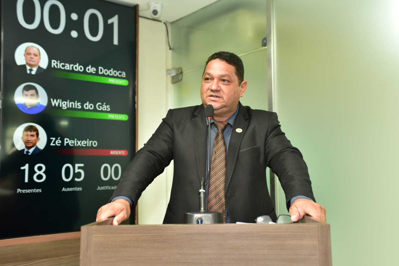 Omar Nogueira questiona estado de calamidade pública com tanto dinheiro