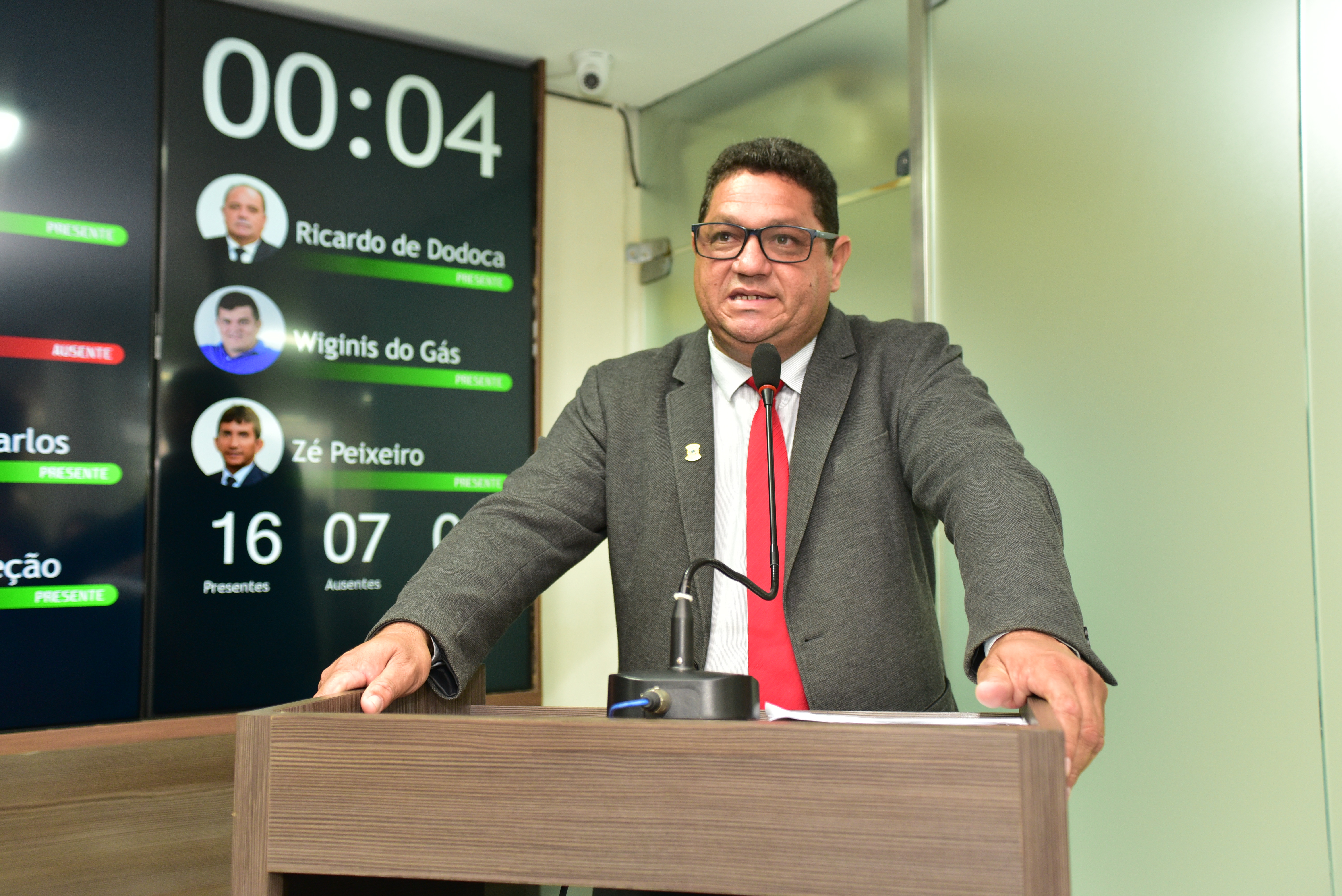 Omar Nogueira reforça a situação dos comerciantes do Município