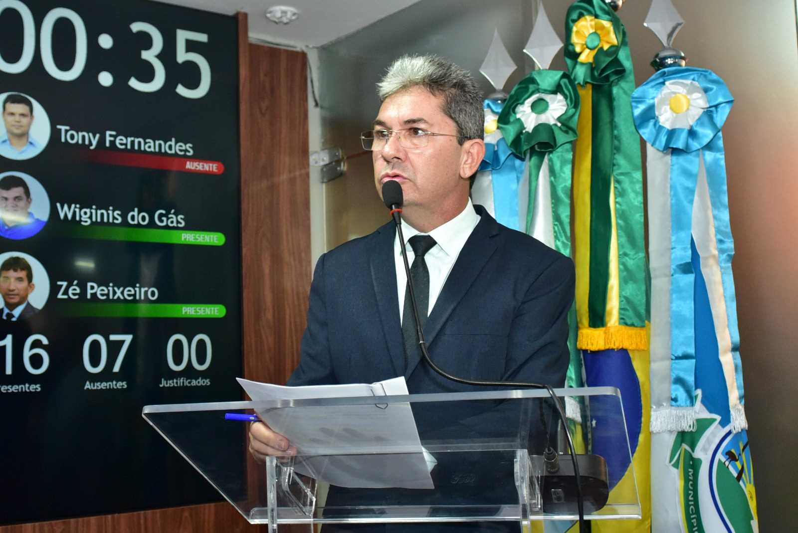 Ozaniel Mesquita cobra tratamento a pacientes com câncer