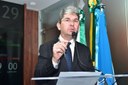 Ozaniel Mesquita defende servidores da Prefeitura