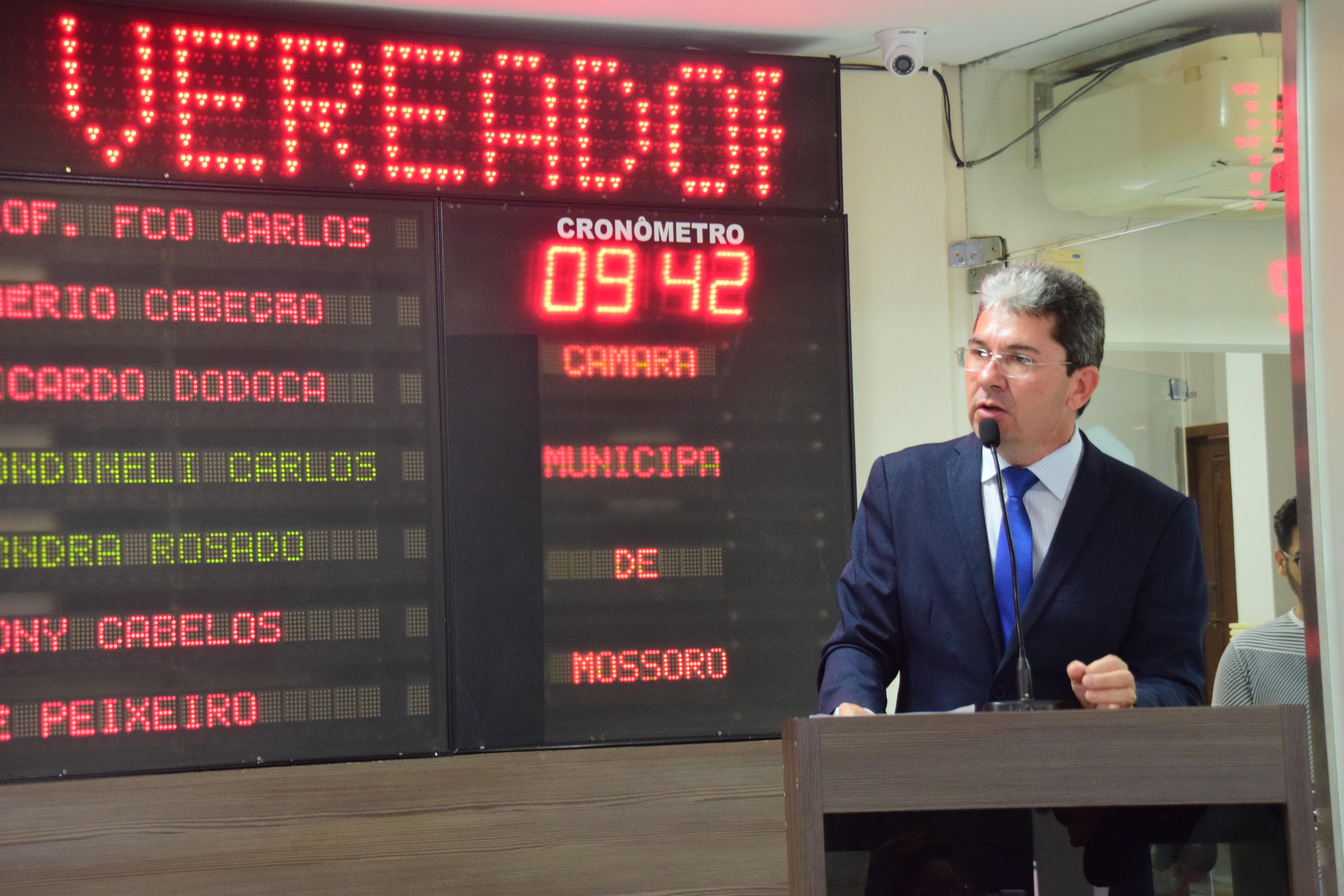 Ozaniel Mesquita é contra vetos da Prefeitura a projetos da Câmara