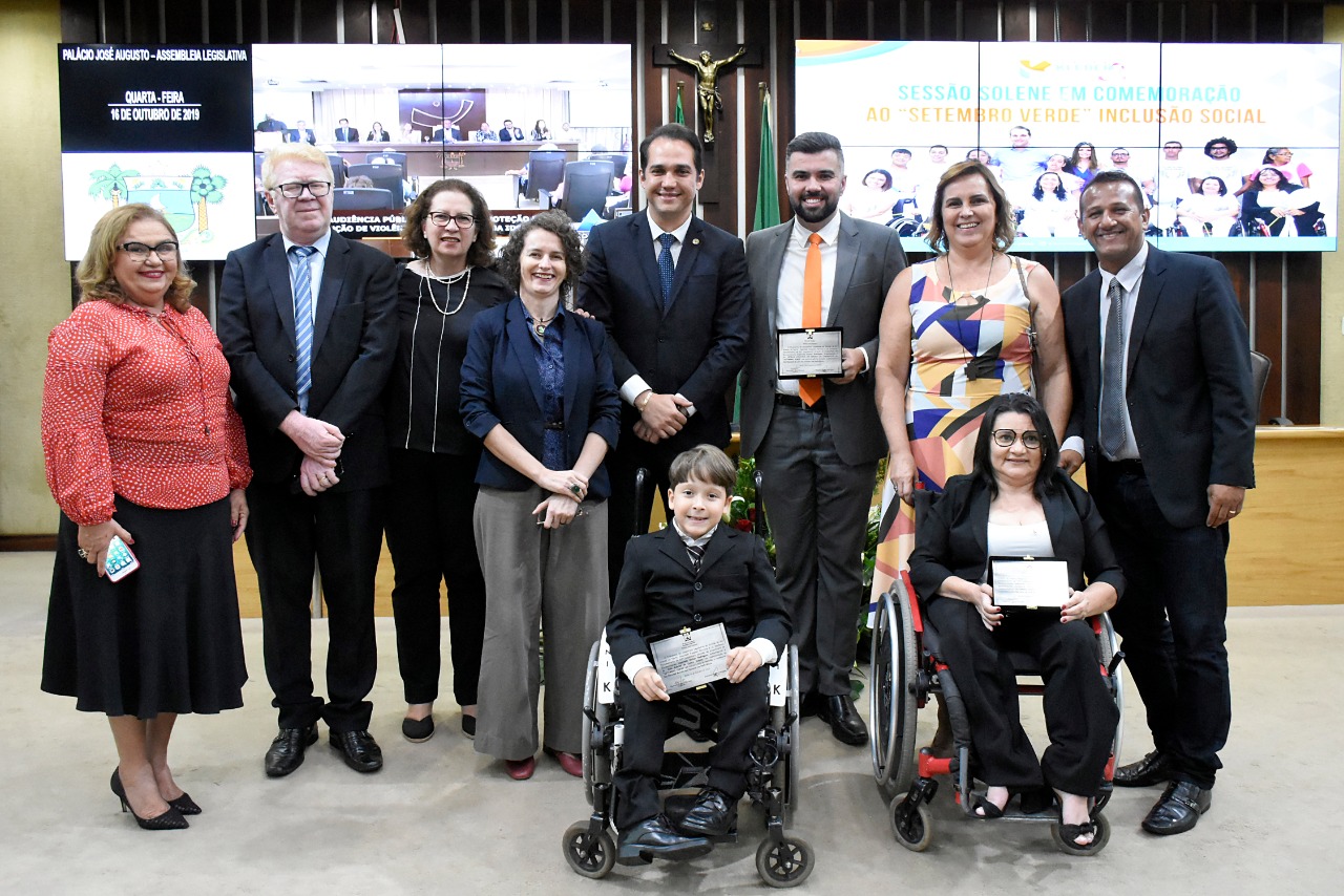 Petras recebe homenagem por trabalho de inclusão de pessoas com deficiência