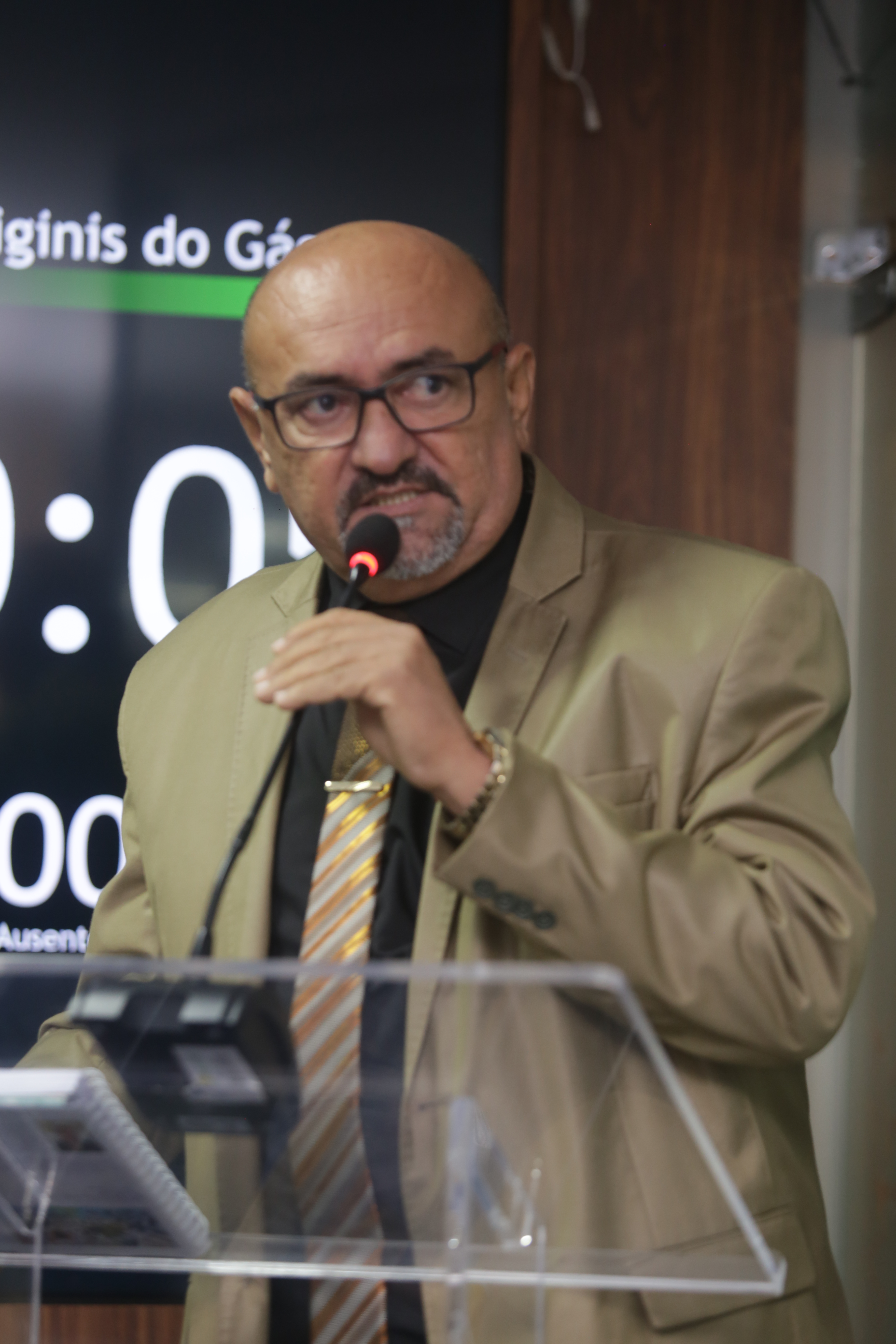 Raério Cabeção denuncia paralisação de obras no HRTM e questiona falta de emendas da bancada do PT para Mossoró