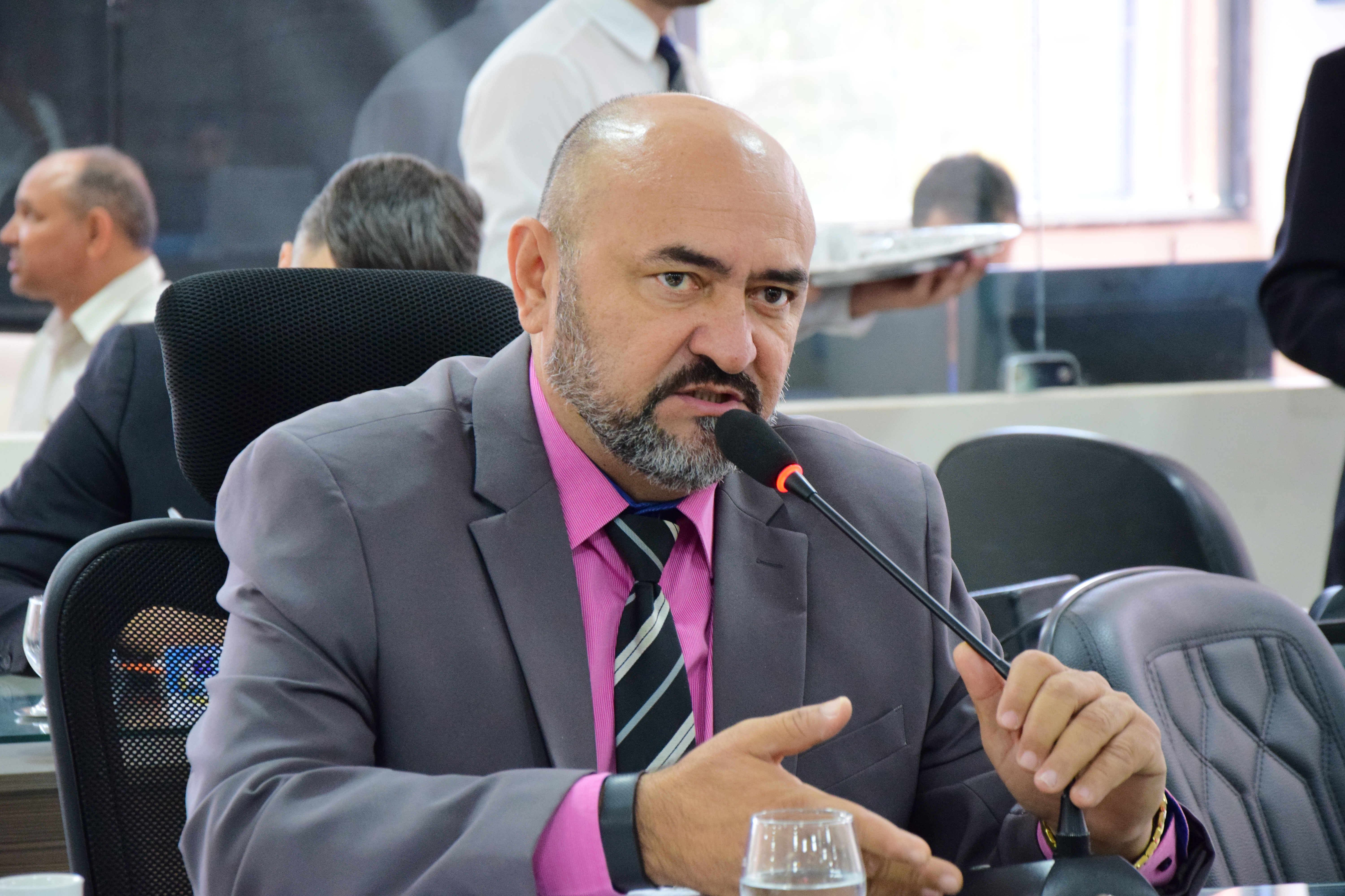 Raério cobra reposição de medicamentos na rede de Saúde