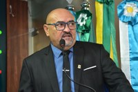 Raério destaca obras do município e critica demora nas ações do Governo do Estado