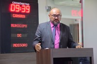 Raério pede melhorias em praça e transporte escolar