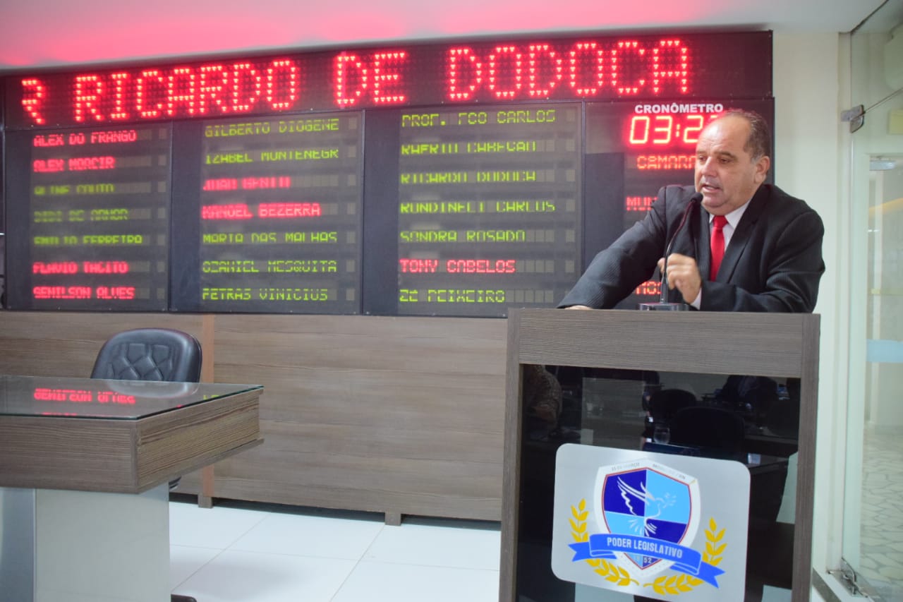 Ricardo de Dodoca anuncia terreno para capela no Cidade Oeste